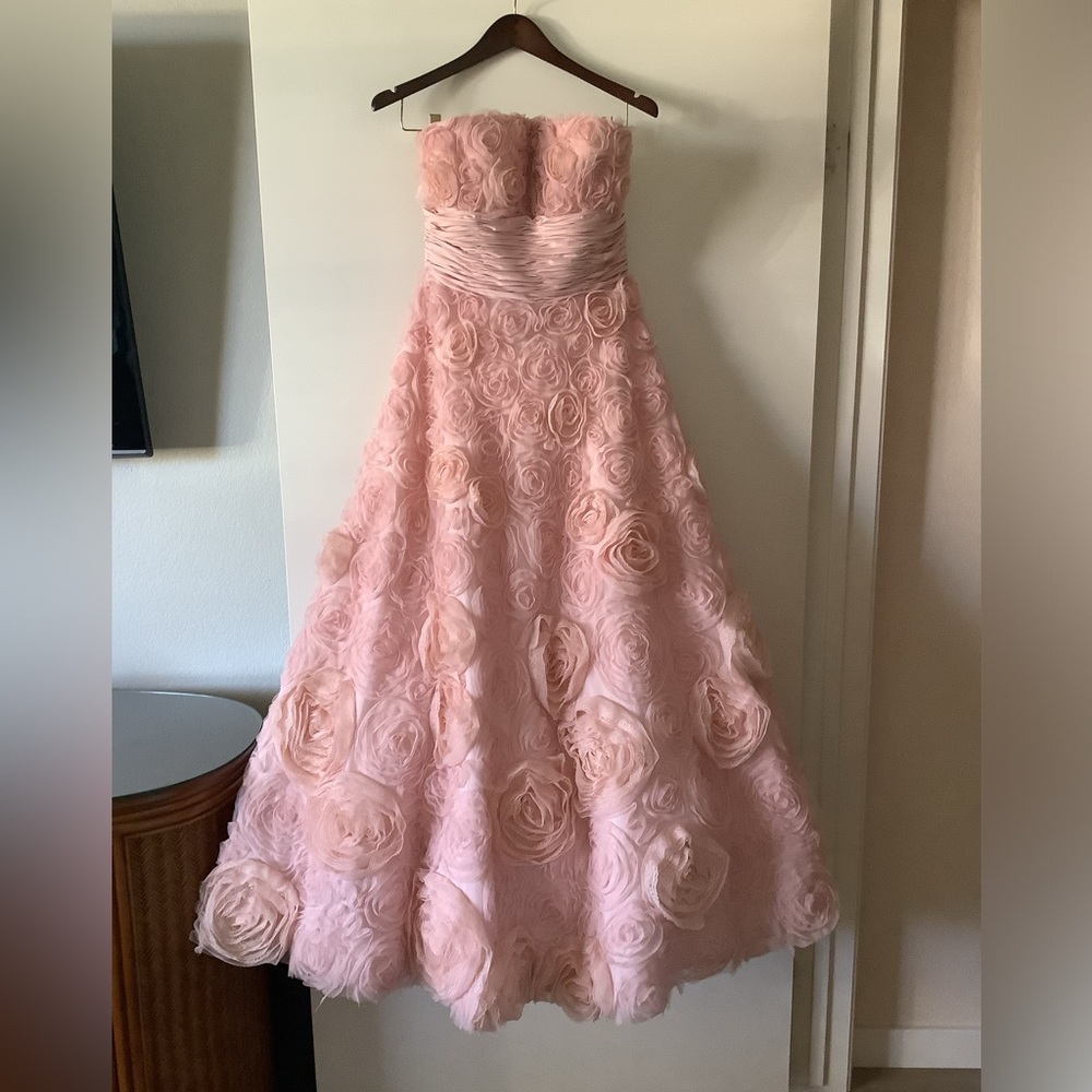 SHERRI HILL ROMANTIC TULLE LACE ROSETTES